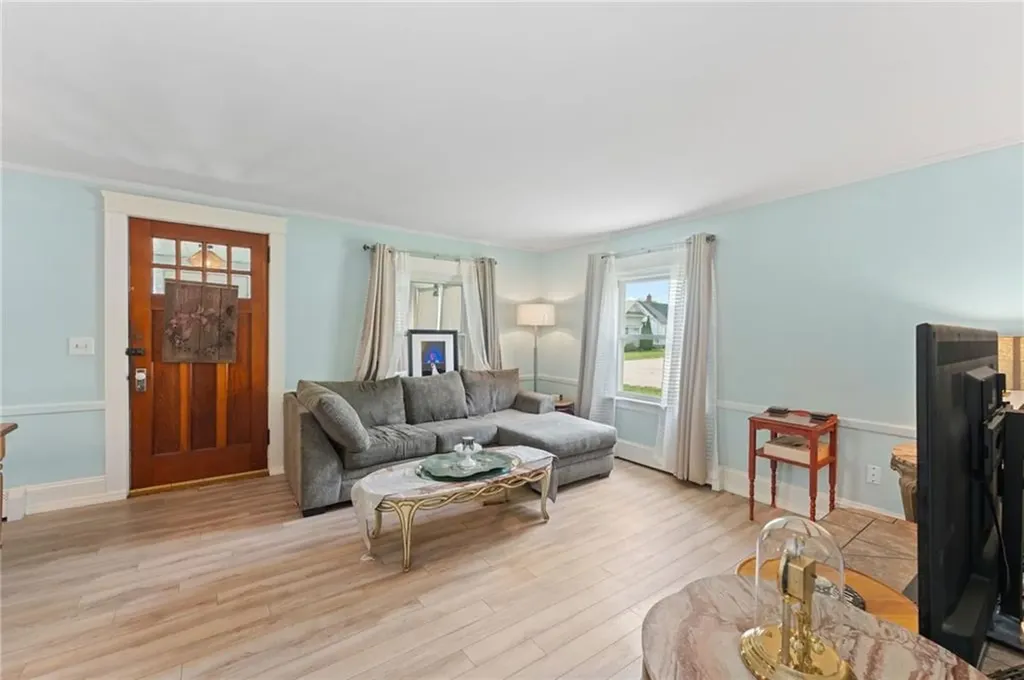 101 Chapmans Avenue Warwick RI 02886