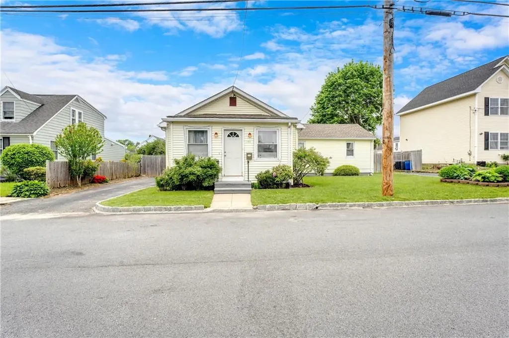 103 Appleton Street Cranston RI 02910