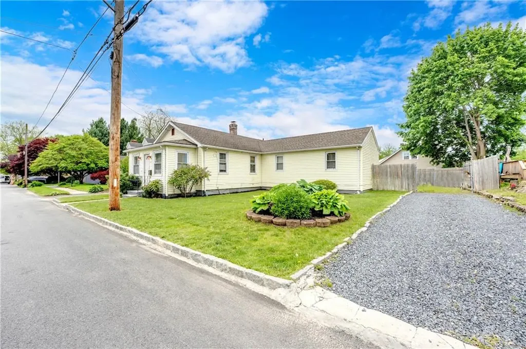 103 Appleton Street Cranston RI 02910