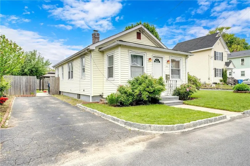 103 Appleton Street Cranston RI 02910
