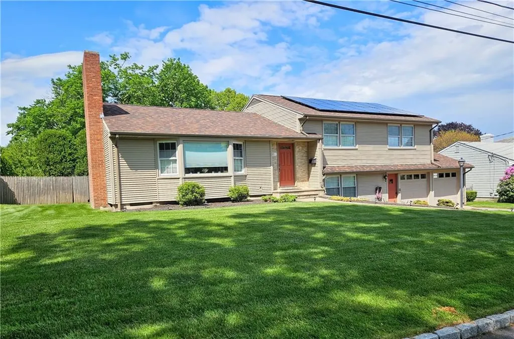 11 Falmouth Road Cranston RI 02920