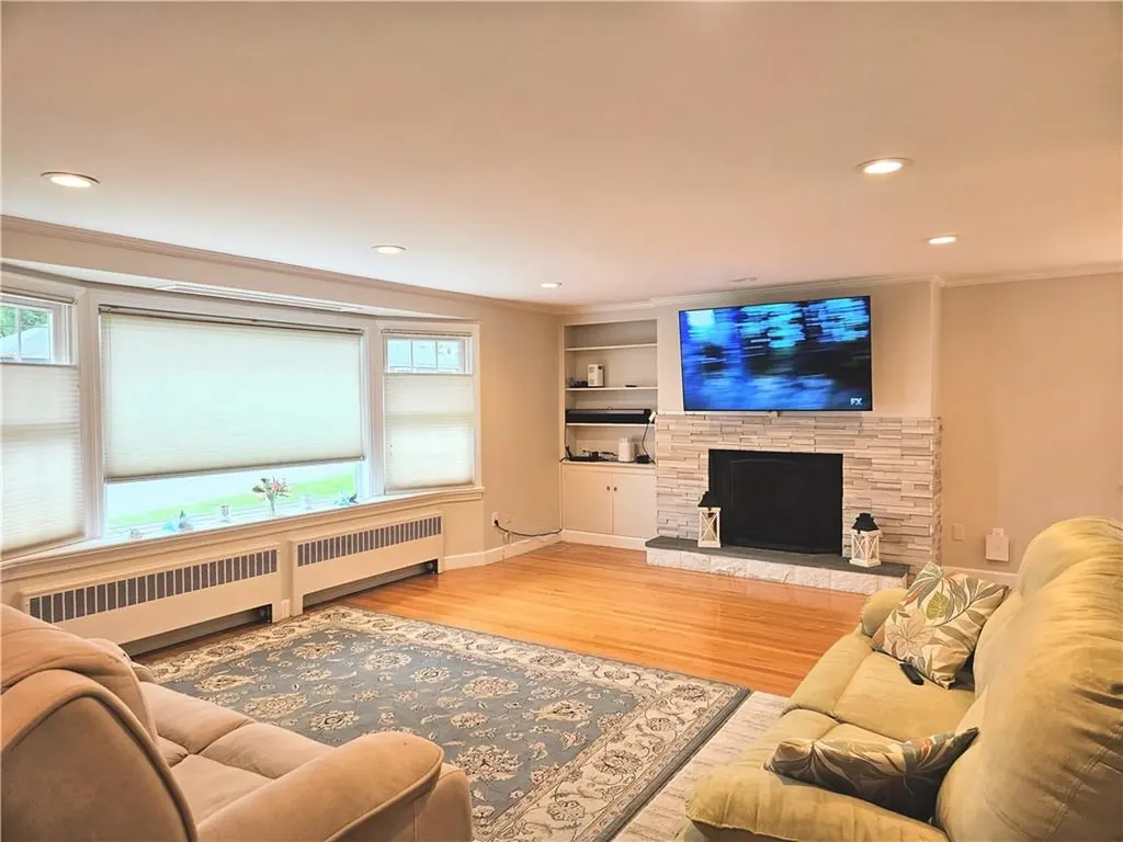 11 Falmouth Road Cranston RI 02920