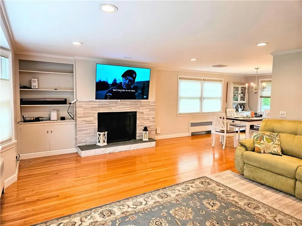 11 Falmouth Road Cranston RI 02920