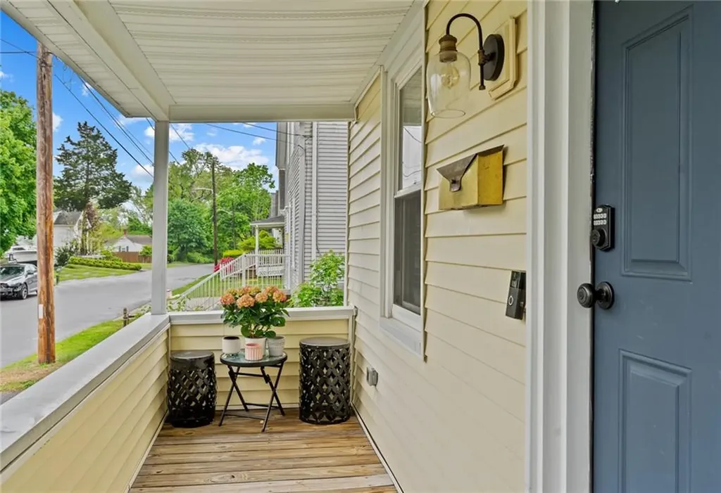 40 Glen Street East Providence RI 02915