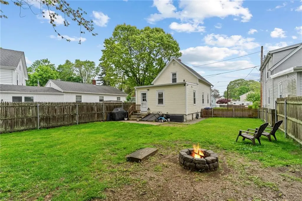 40 Glen Street East Providence RI 02915