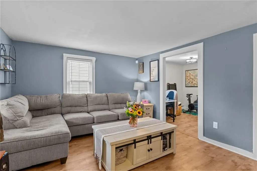 40 Glen Street East Providence RI 02915