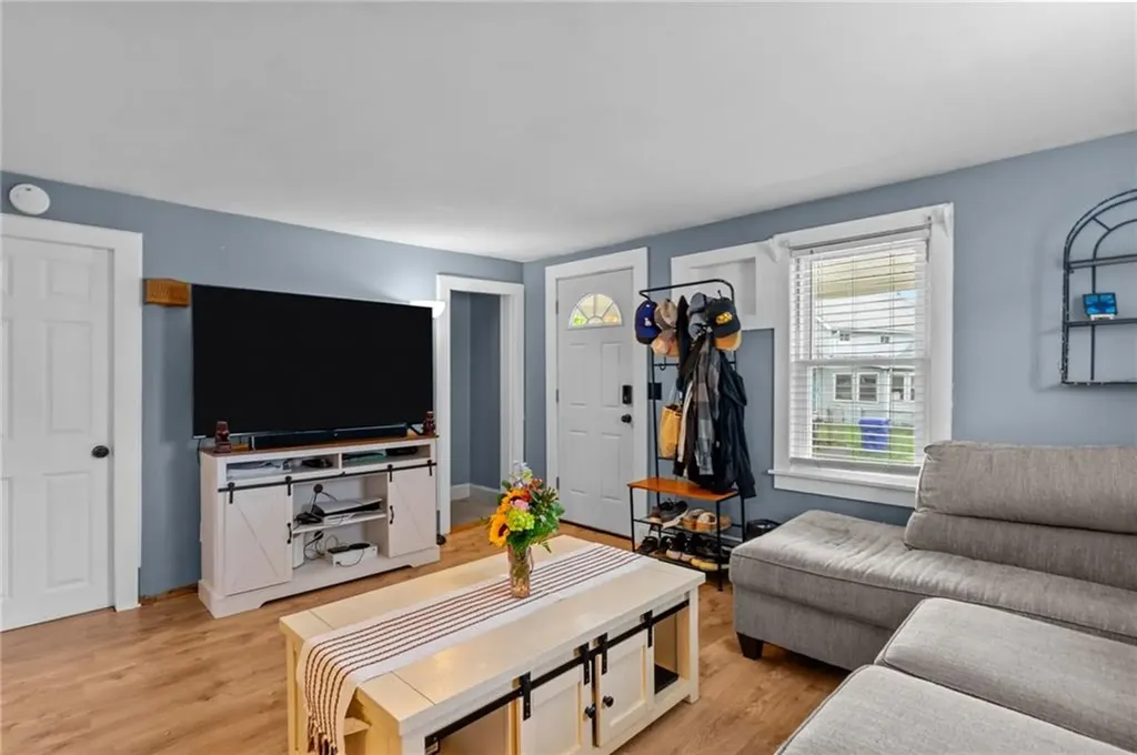 40 Glen Street East Providence RI 02915