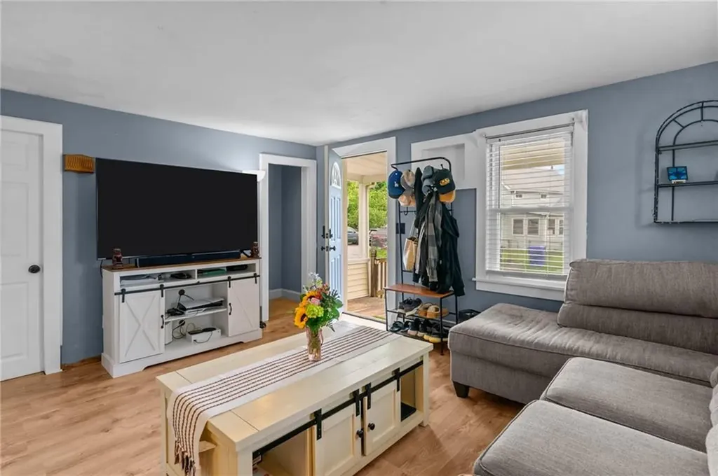 40 Glen Street East Providence RI 02915