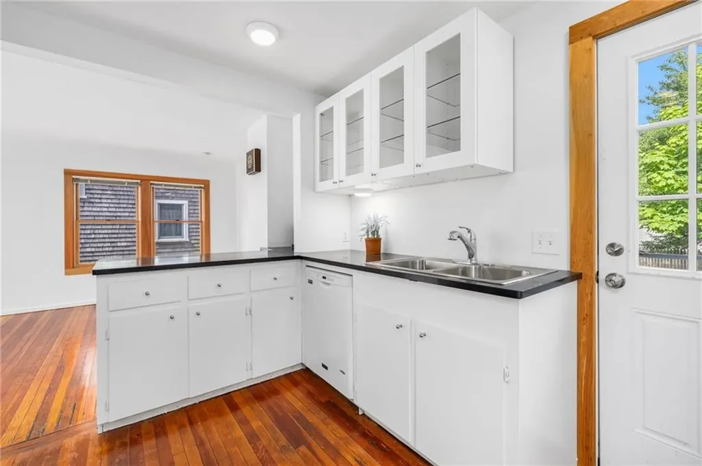 10 Curry Avenue Newport RI 02840
