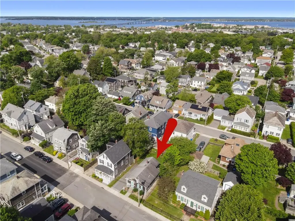 10 Curry Avenue Newport RI 02840