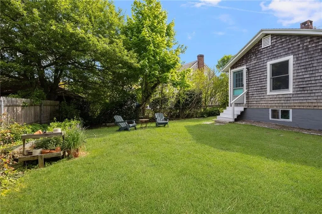 10 Curry Avenue Newport RI 02840