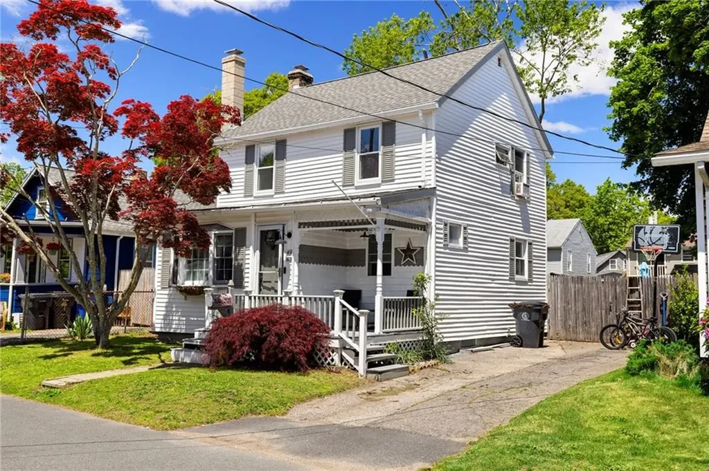 49 Bristol Avenue East Providence RI 02915