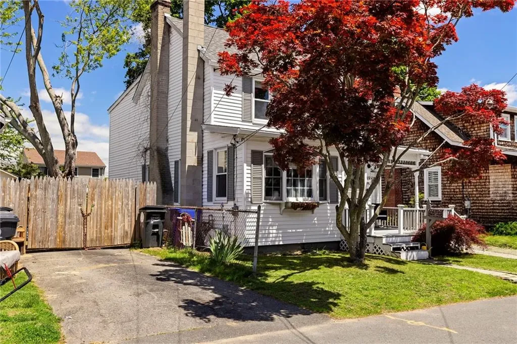 49 Bristol Avenue East Providence RI 02915