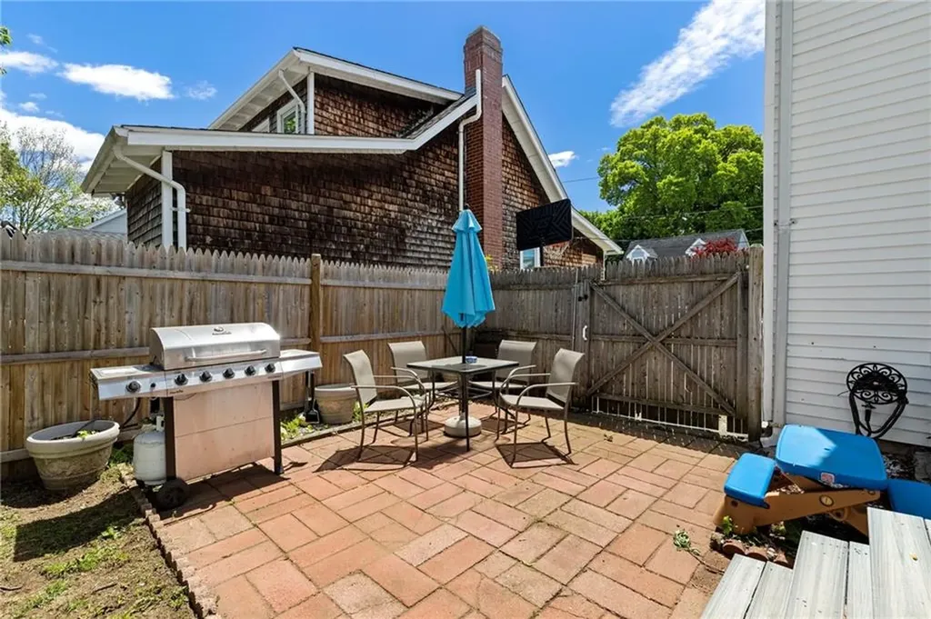 49 Bristol Avenue East Providence RI 02915