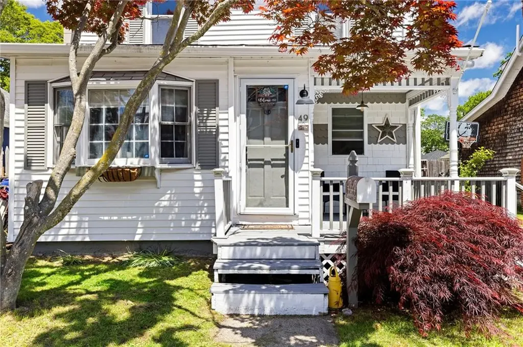 49 Bristol Avenue East Providence RI 02915