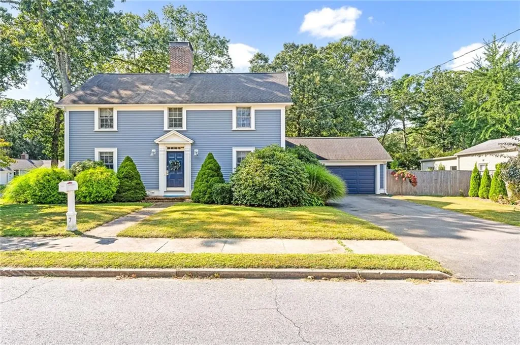 7 Massasoit Avenue Pawtucket RI 02861