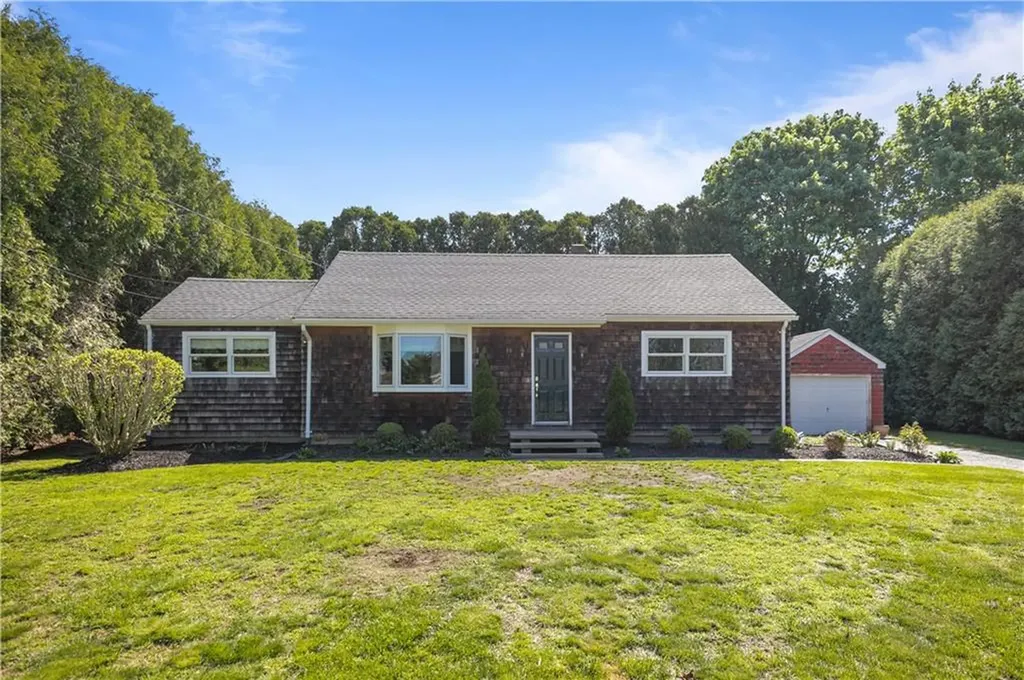 16 Vesper Lane Portsmouth RI 02871