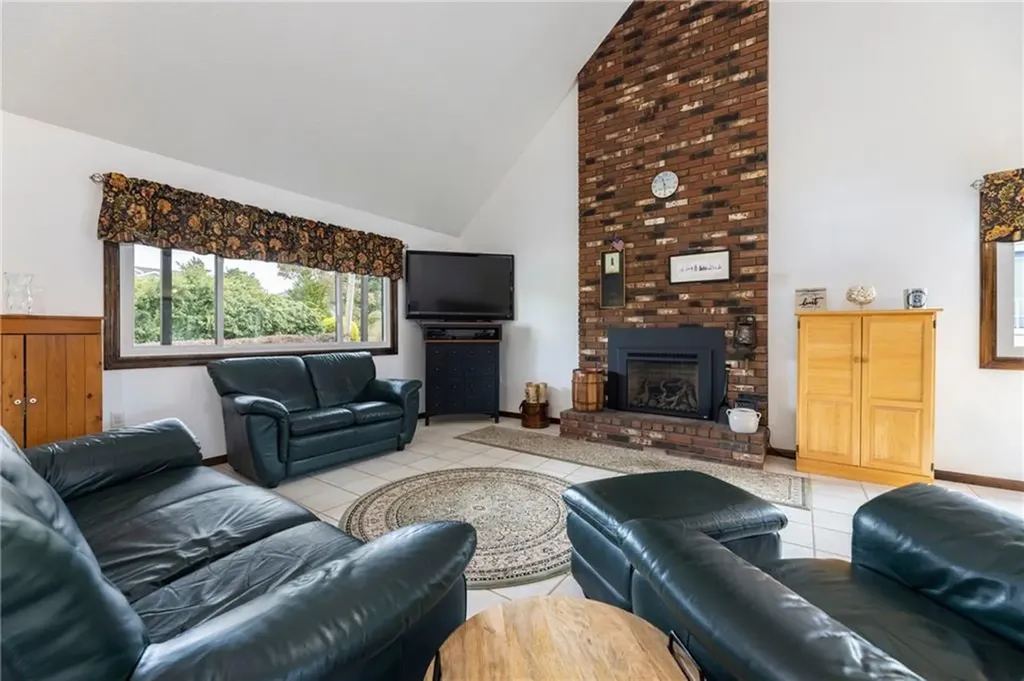82 Uzzi Avenue Westerly RI 02891
