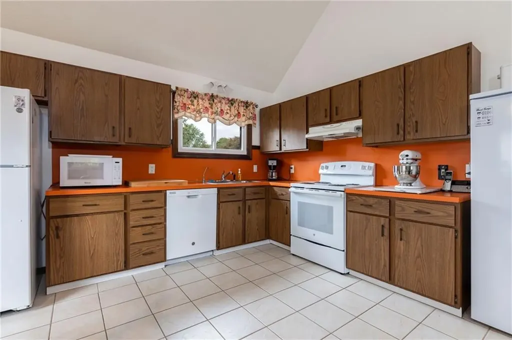 82 Uzzi Avenue Westerly RI 02891