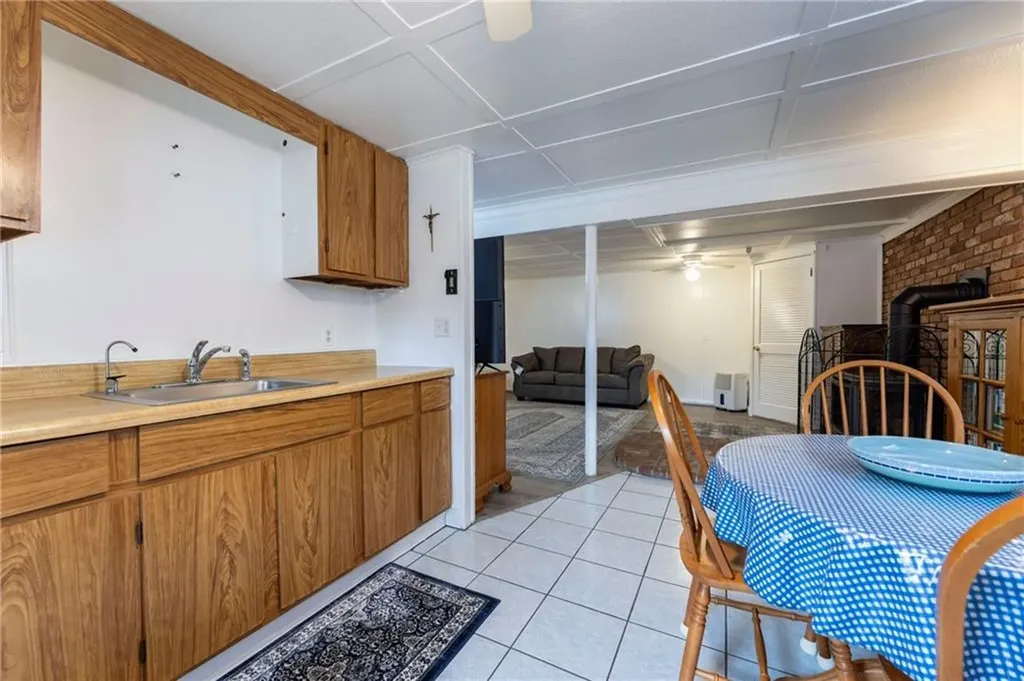 82 Uzzi Avenue Westerly RI 02891