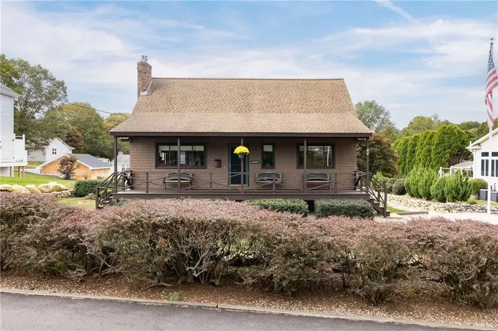 82 Uzzi Avenue Westerly RI 02891