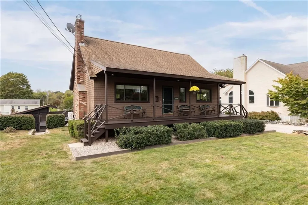 82 Uzzi Avenue Westerly RI 02891
