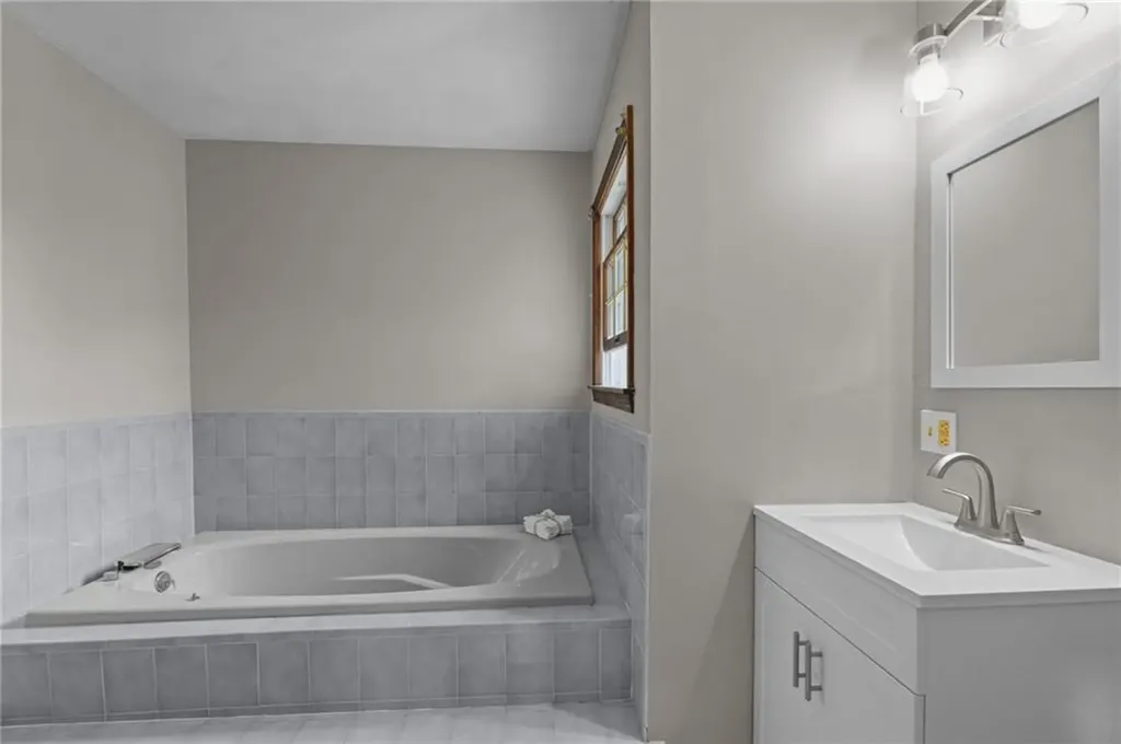 160 Sage Drive Warwick RI 02886