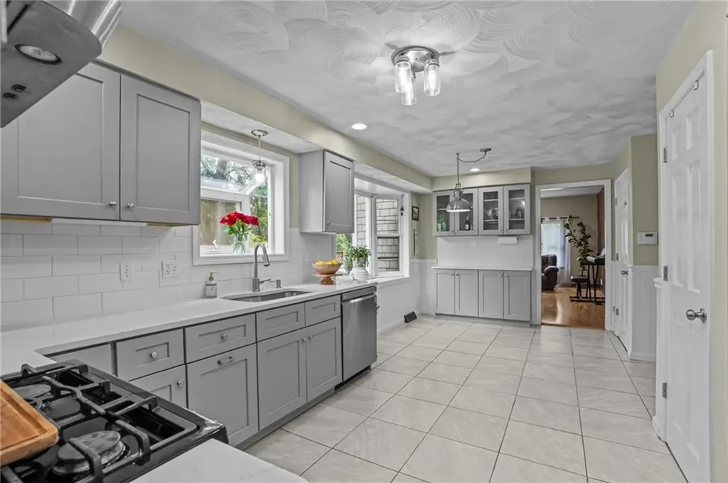 160 Sage Drive Warwick RI 02886
