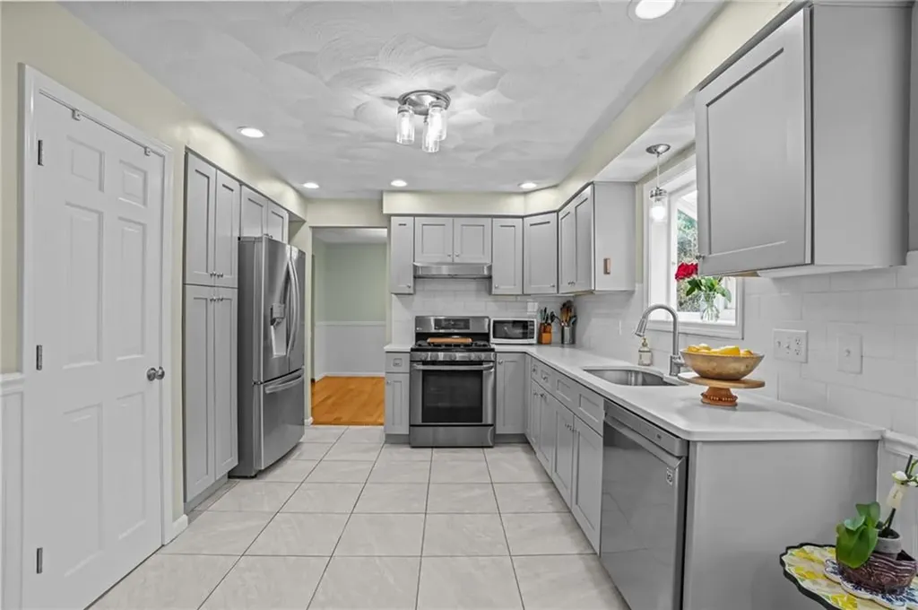 160 Sage Drive Warwick RI 02886