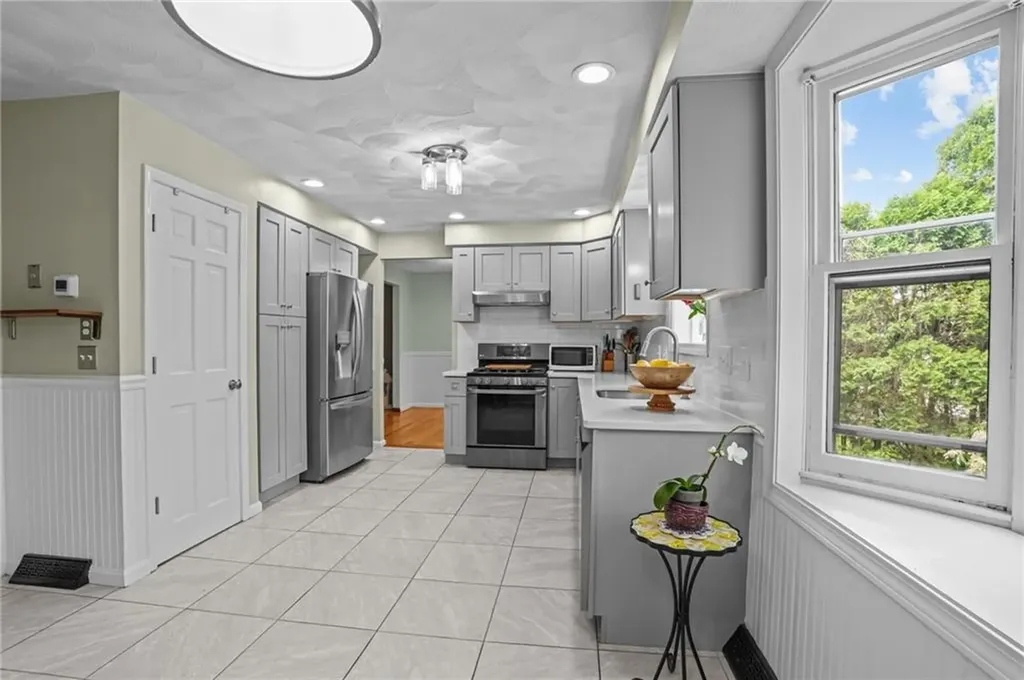 160 Sage Drive Warwick RI 02886