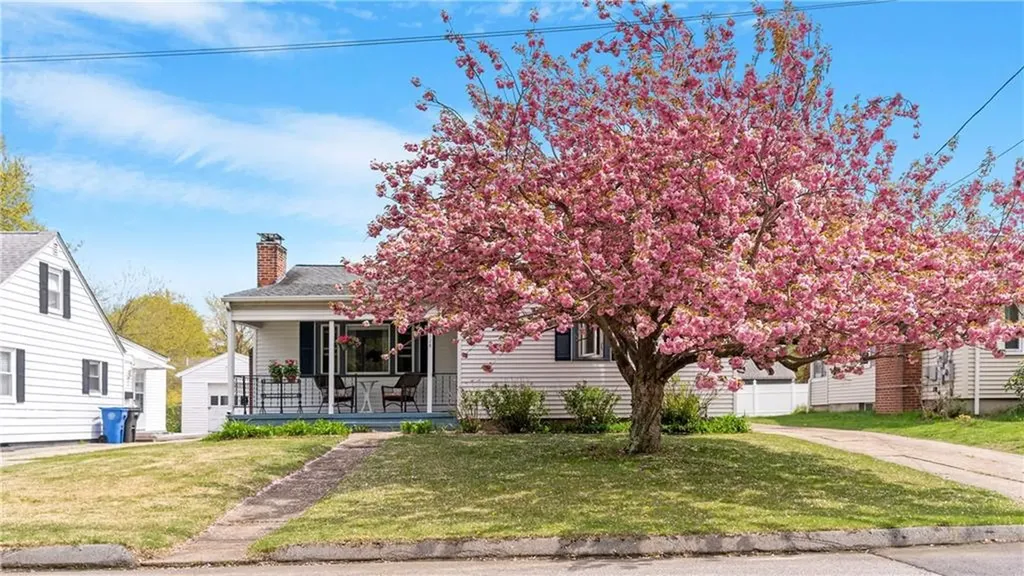 328 Magnolia Street Cranston RI 02910