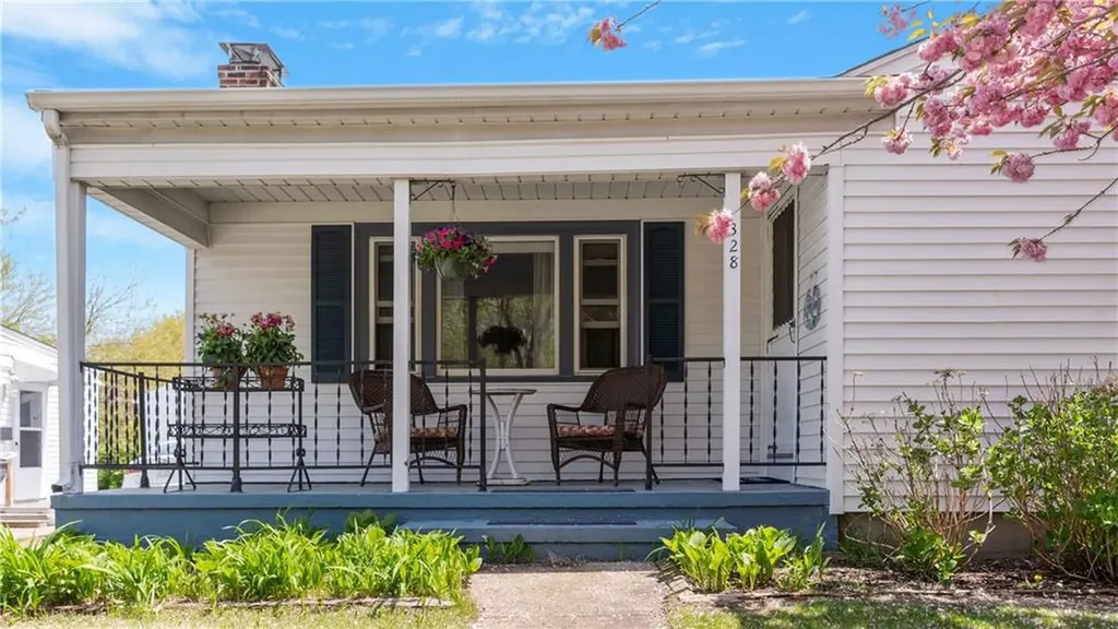 328 Magnolia Street Cranston RI 02910
