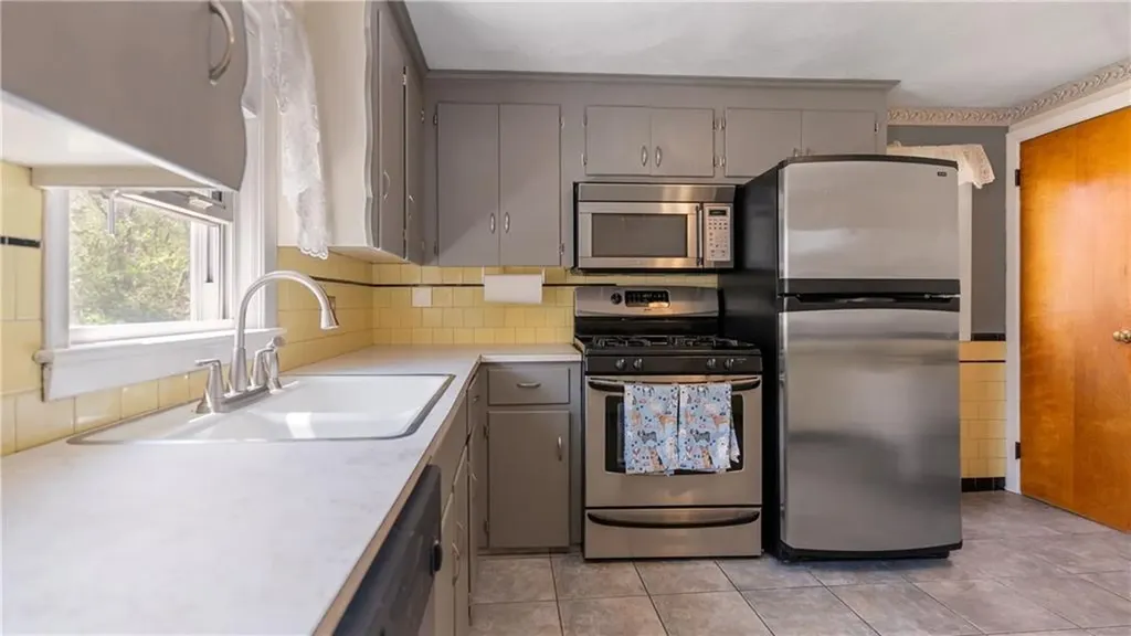 328 Magnolia Street Cranston RI 02910