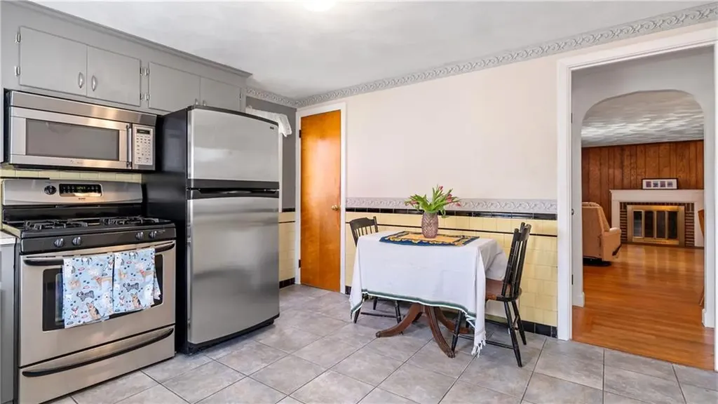 328 Magnolia Street Cranston RI 02910