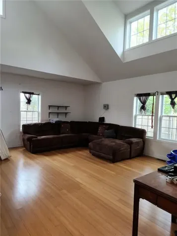 5 Walker Farm Lane Barrington RI 02806