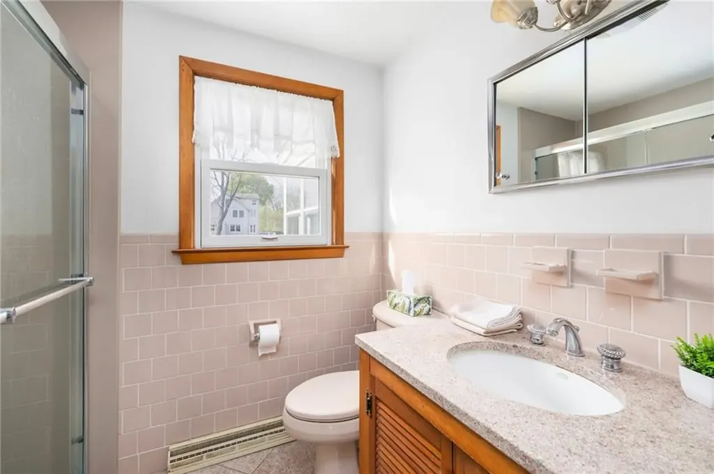 51 Lippitt Avenue Warwick RI 02889