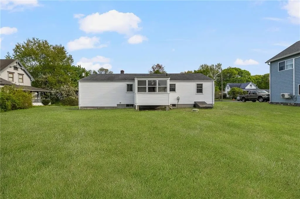 51 Lippitt Avenue Warwick RI 02889