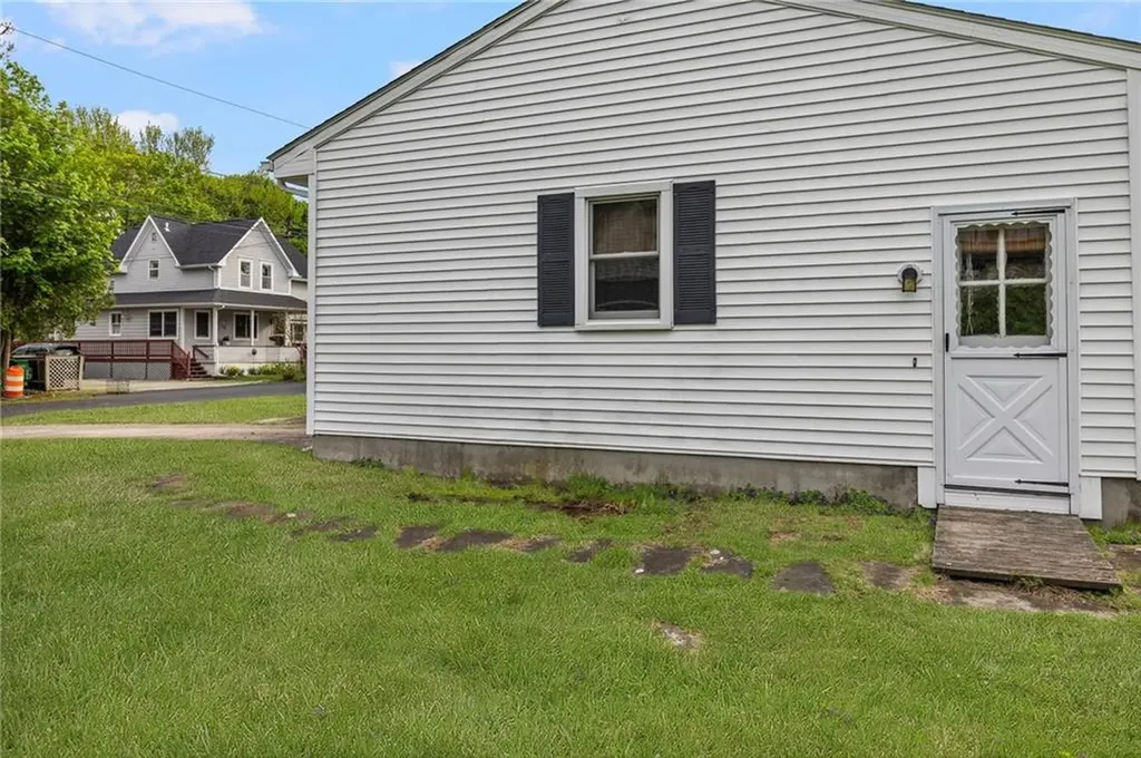51 Lippitt Avenue Warwick RI 02889