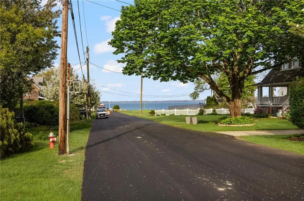 51 Lippitt Avenue Warwick RI 02889