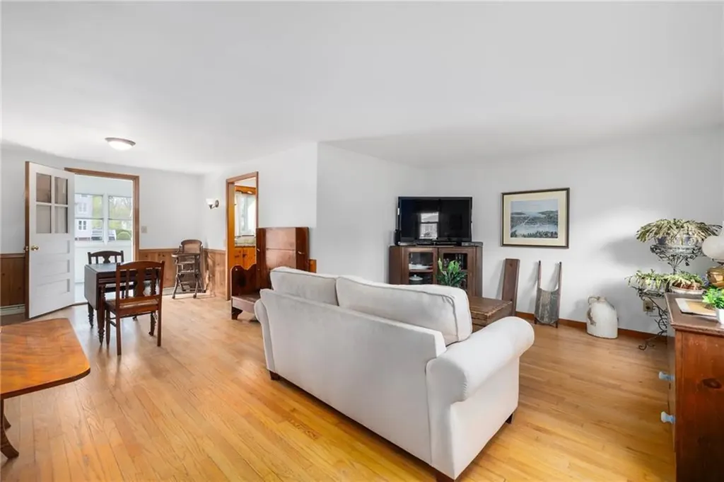51 Lippitt Avenue Warwick RI 02889