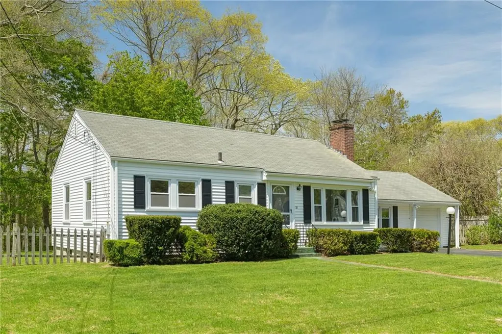21 Houghton Street Barrington RI 02806