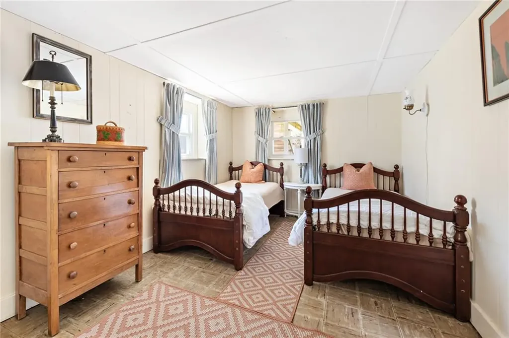 120 Houston Avenue Narragansett RI 02882