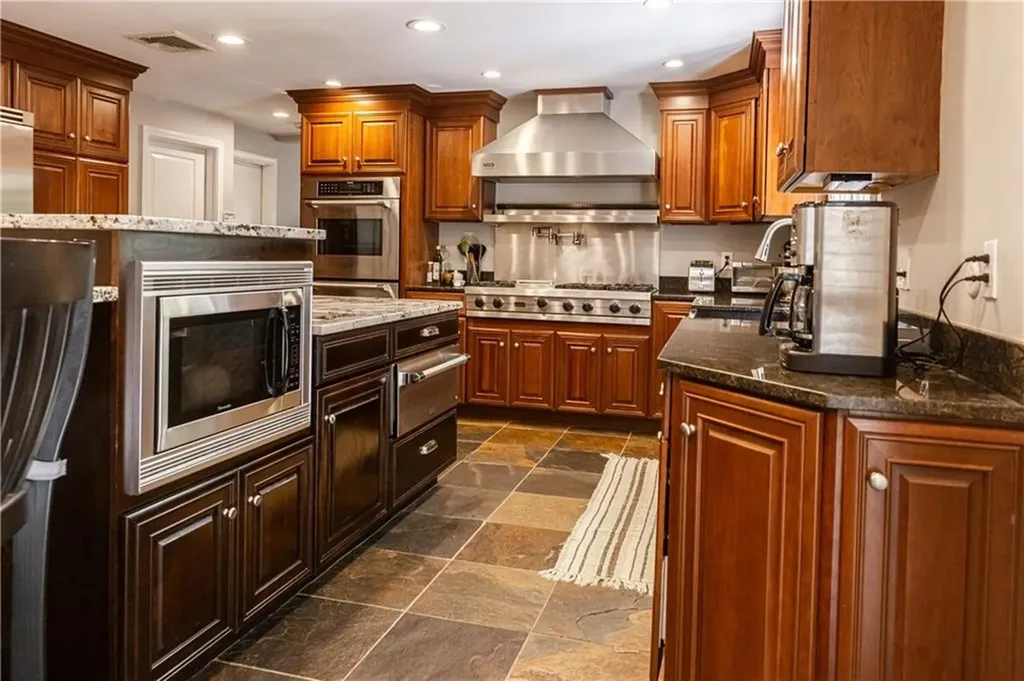 5 Colony Drive Johnston RI 02919