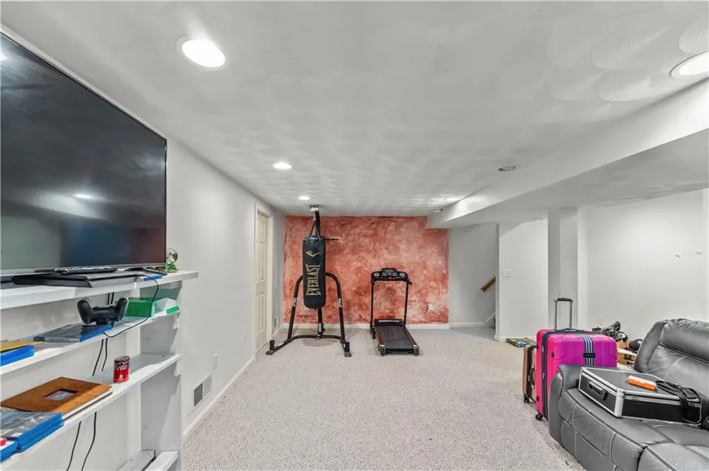 156 Coburn Street Warwick RI 02889