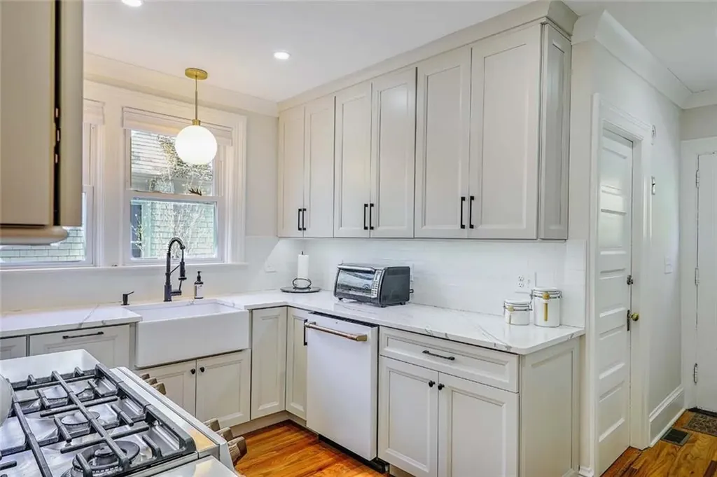 256 258 President Avenue Providence RI 02906