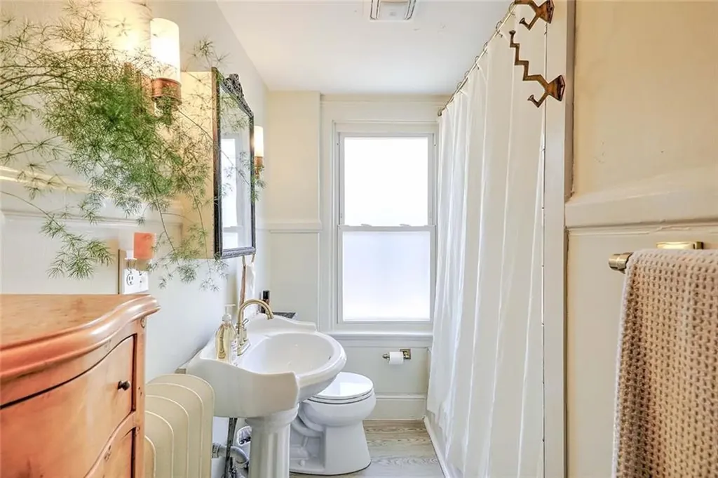 256 258 President Avenue Providence RI 02906