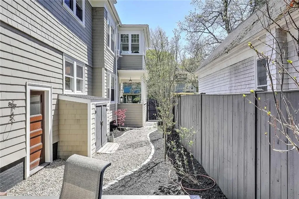 256 258 President Avenue Providence RI 02906