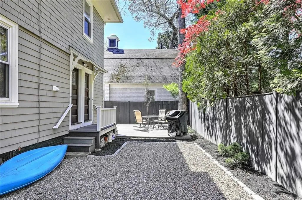 256 258 President Avenue Providence RI 02906