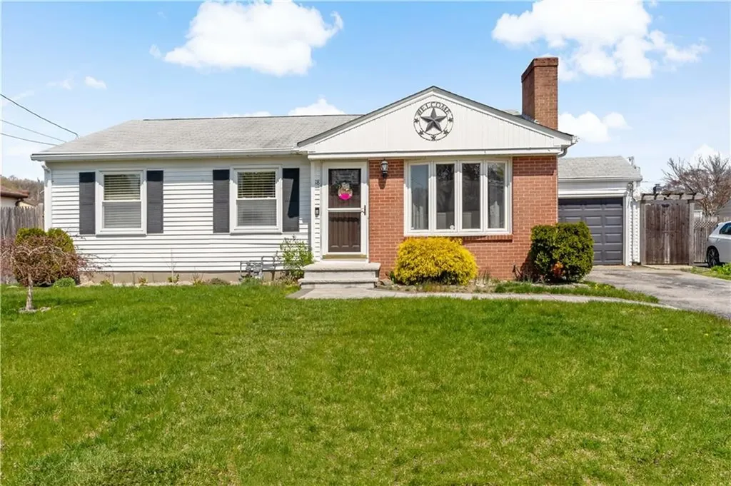 18 Vermont Avenue East Providence RI 02916