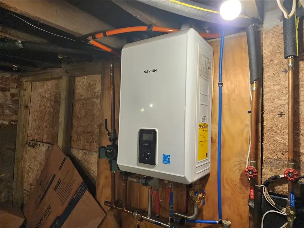 84 Wisdom Avenue Providence RI 02908